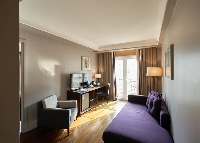 Carles Hotel